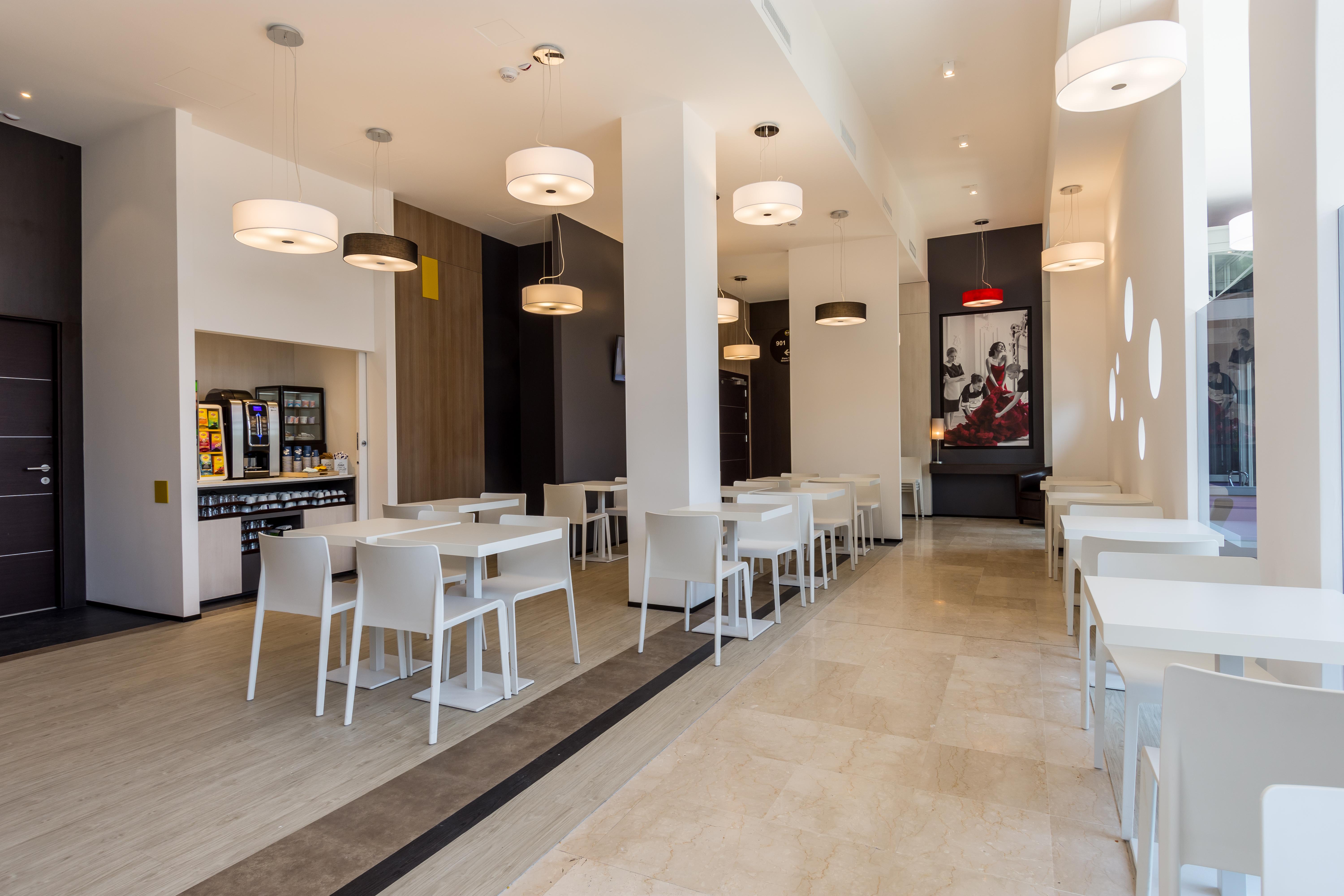 B&B Hotel Savona Exterior photo