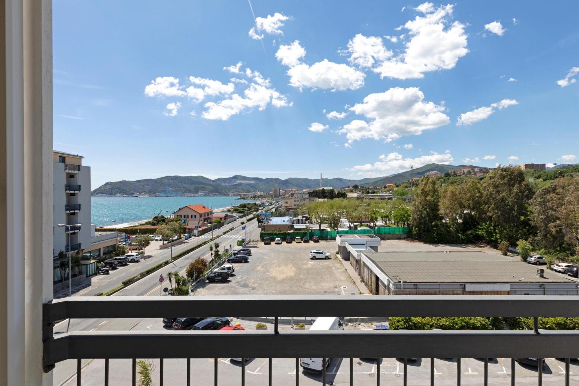 B&B Hotel Savona Exterior photo