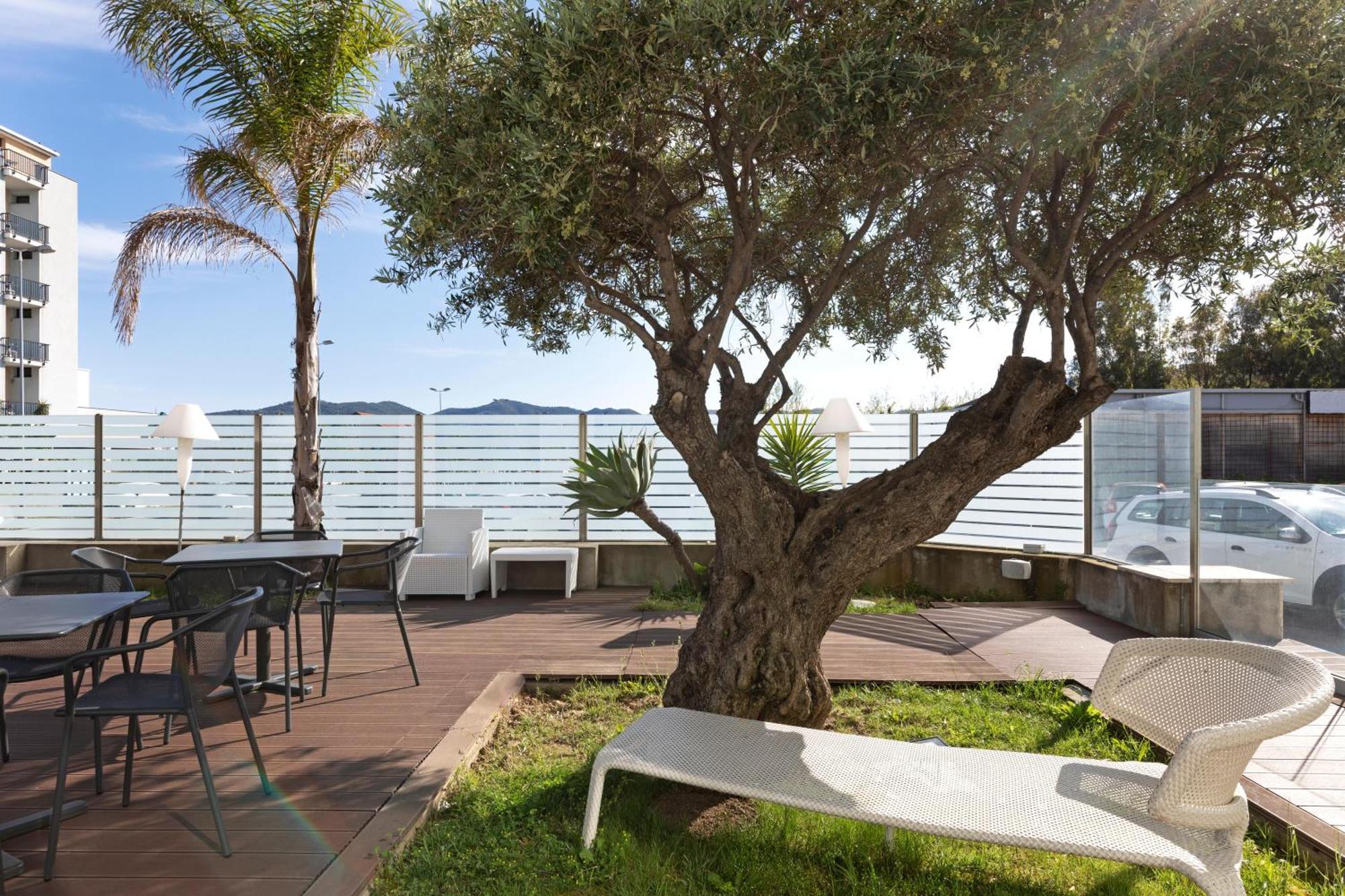 B&B Hotel Savona Exterior photo