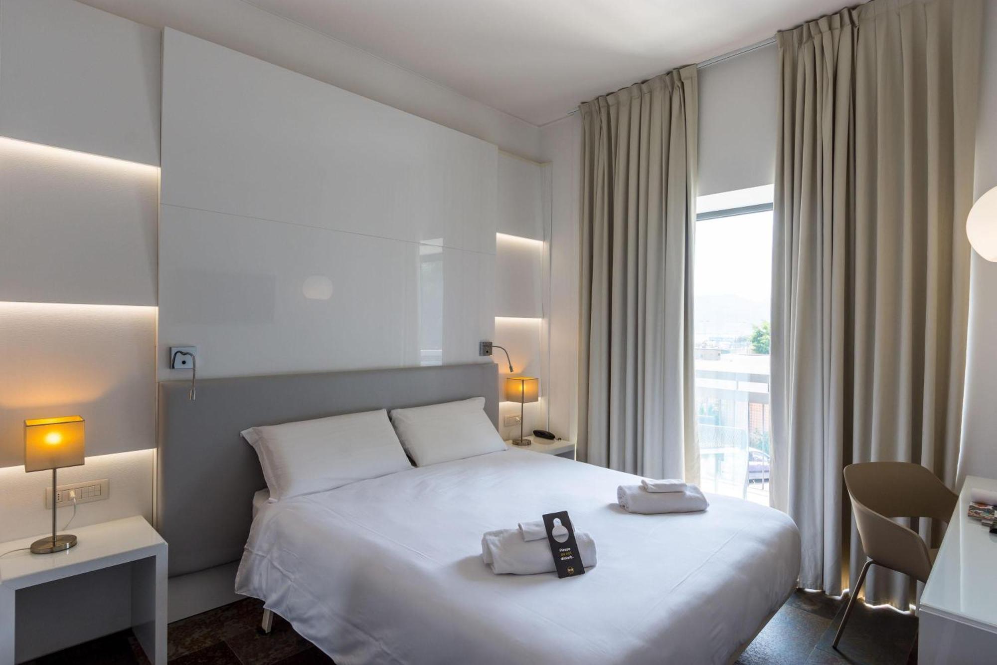 B&B Hotel Savona Exterior photo
